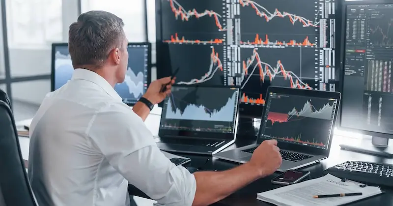 تقلب بروکرها